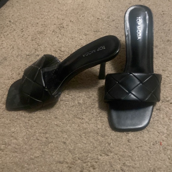 Heels - Picture 2 of 2